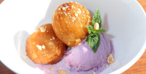 タイ風さつま芋ドーナッツと紫芋アイス